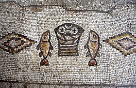 Schon zu Jesu Zeiten ein Thema: Darstellung der Fischvermehrung in der Brotvermehrungskirche in Tabgha (Foto: GPO)